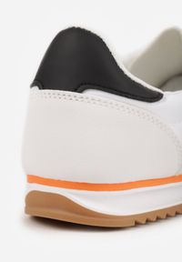 Born2be - Białe Sneakersy Ozdobione Geometrycznym Wzorem Teroti. Kolor: biały. Materiał: jeans. Wzór: geometria, aplikacja #8