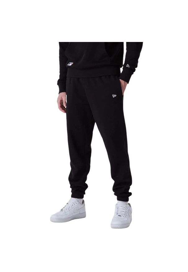 Spodnie męskie New Era MLB Essentls Jogger New York Yankees. Kolor: czarny. Materiał: dresówka
