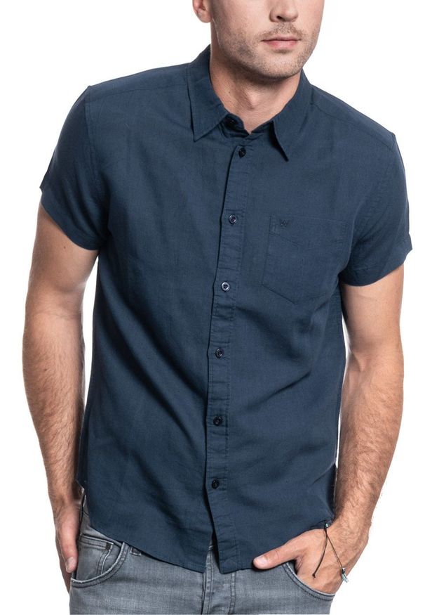 Wrangler - WRANGLER SS 1 PKT SHIRT MĘSKA KOSZULA KRÓTKI RĘKAW NAVY W5J1LO114 112130169. Długość rękawa: krótki rękaw. Długość: krótkie