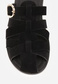 Born2be - Czarne Klapki z Paskami w Stylu Gladiatorek z Klamerką Lorianatea. Okazja: na co dzień. Kolor: czarny. Materiał: jeans. Sezon: lato. Styl: casual #5