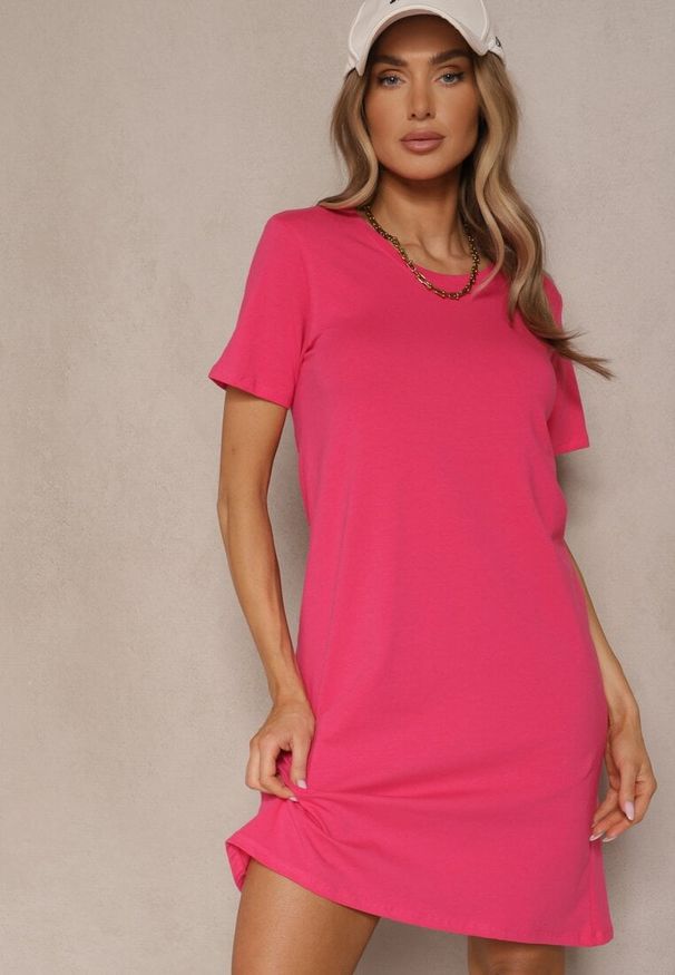 Renee - Różowa Sukienka z Bawełny o T-shirtowym Fasonie Niliora. Okazja: na co dzień. Kolor: różowy. Materiał: bawełna. Typ sukienki: sportowe. Styl: sportowy, casual, elegancki