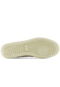 Buty unisex New Balance CT500AG – szare. Kolor: szary. Materiał: nubuk, skóra, zamsz, guma. Szerokość cholewki: normalna. Sport: tenis #2