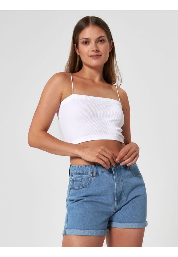 Sinsay - Szorty jeansowe mom high waist - niebieski. Stan: podwyższony. Kolor: niebieski. Materiał: jeans