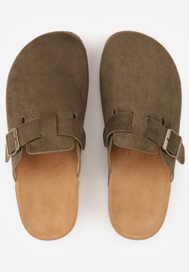Born2be - Zielone Klapki w Stylu Chodaków na Korkowej Podeszwie z Klamrą Saleilla. Okazja: na co dzień. Kolor: zielony. Materiał: jeans. Sezon: lato. Styl: casual, klasyczny