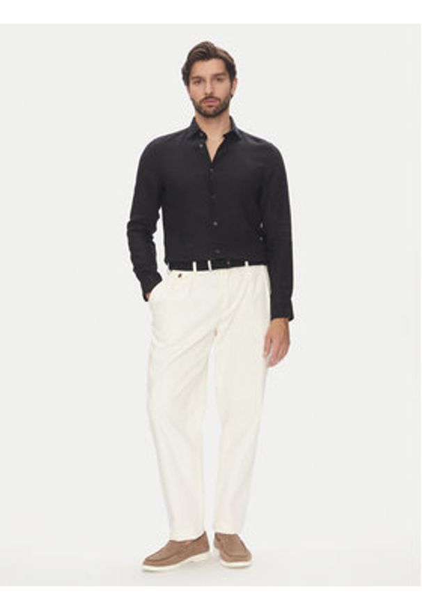 Marc O'Polo Koszula 524 7428 42460 Czarny Shaped Fit. Typ kołnierza: polo. Kolor: czarny. Materiał: len