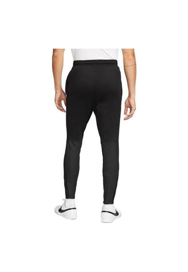 Spodnie treningowe męskie Nike Thermafit Strike Winter Warrior. Kolor: wielokolorowy. Materiał: dresówka. Sport: turystyka piesza