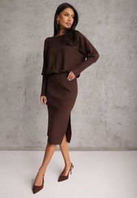 Renee - Brązowa Nietoperzowa Sukienka z Dzianiny z Wiskozą z Dekoltem w Łódkę Yuzoma. Typ kołnierza: dekolt w łódkę. Kolor: brązowy. Materiał: dzianina, wiskoza. Typ sukienki: oversize #2