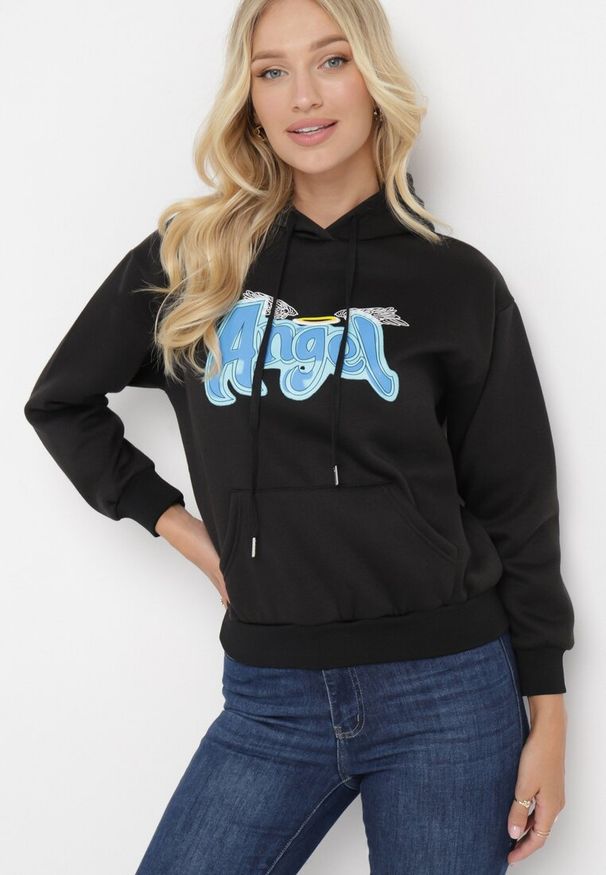 Born2be - Czarna Bluza Ocieplona z Kapturem i Nadrukiem Wesa. Okazja: na co dzień. Typ kołnierza: kaptur. Kolor: czarny. Materiał: jeans, polar. Wzór: nadruk. Styl: klasyczny, casual