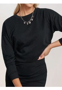 Sinsay - Krótka bluza crewneck - czarny. Kolor: czarny. Długość: krótkie