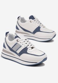 Born2be - Biało-Niebieskie Sneakersy na Grubej Podeszwie z Materiałowymi Wstawkami i Brokatem Omifa. Kolor: biały. Materiał: materiał. Wzór: aplikacja #3