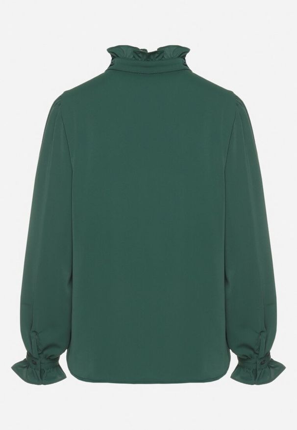 Born2be - Ciemnozielona Koszula ze Stójką i Koronkowymi Aplikacjami Zeanissa. Typ kołnierza: kołnierzyk stójkowy. Kolor: zielony. Materiał: koronka. Wzór: aplikacja. Styl: klasyczny, elegancki