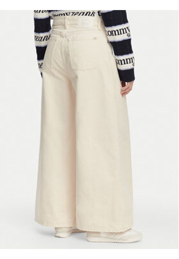 Tommy Jeans Jeansy DW0DW22409 Kremowy Loose Fit. Kolor: kremowy