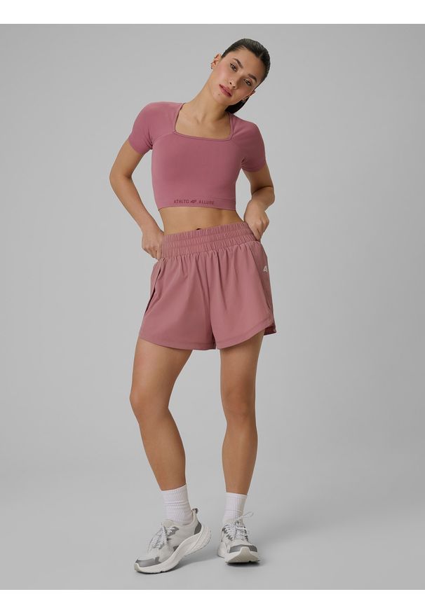 4f - 4F Crop top treningowy bezszwowy damski - różowy M/L. Typ kołnierza: dekolt kwadratowy. Kolor: różowy. Materiał: materiał, włókno. Długość rękawa: krótki rękaw. Długość: krótkie. Sport: fitness