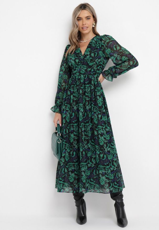Born2be - Zielono-Czarna Maxi Sukienka z Kopertowym Dekoltem w Modny Print Ceconna. Kolor: zielony. Wzór: nadruk. Typ sukienki: kopertowe. Długość: maxi
