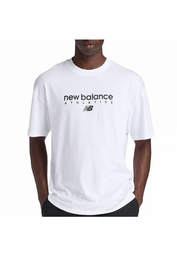 Koszulka męska New Balance MT61D0U5WT - biała. Kolor: biały. Materiał: bawełna. Długość rękawa: krótki rękaw. Długość: krótkie