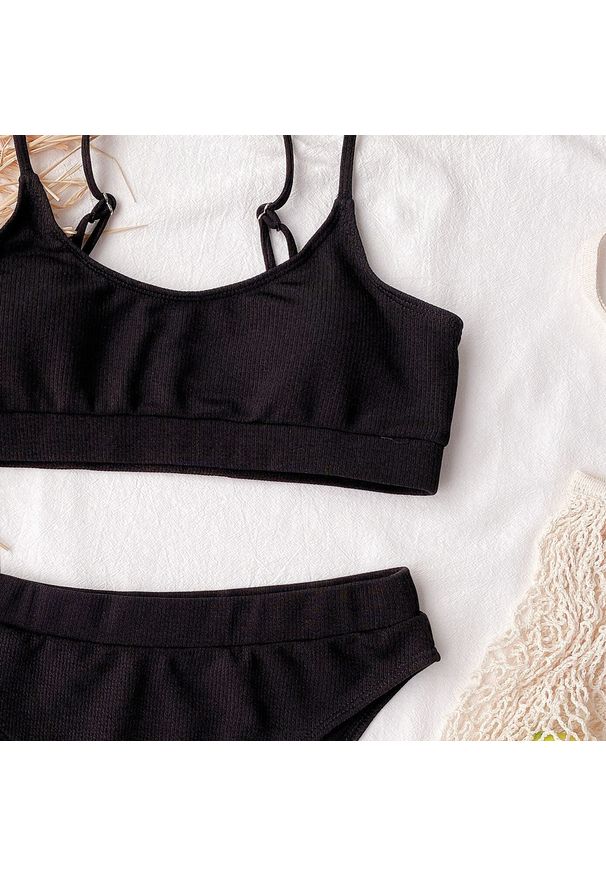 Intica - Strój kąpielowy dwuczęściowy sportowy na plażę i basen Miryam. Kolor: brązowy. Materiał: materiał