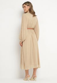 Born2be - Beżowa Plisowana Sukienka o Koszulowym Kroju z Dodatkowym Paskiem Mialessa. Okazja: na co dzień. Kolor: beżowy. Materiał: materiał. Typ sukienki: koszulowe. Styl: casual, elegancki, klasyczny #7
