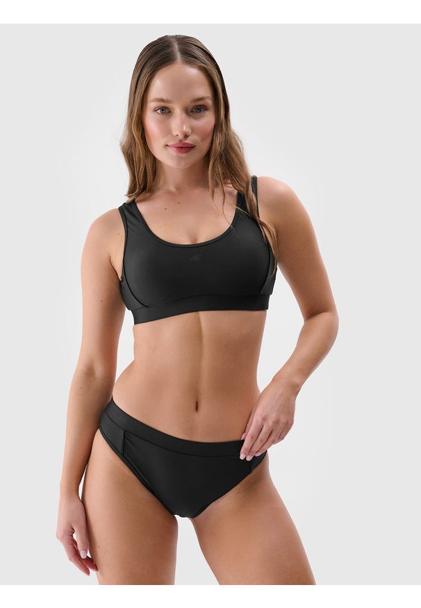 4f - Dół od bikini damski - czarny. Kolor: czarny. Materiał: włókno, materiał, syntetyk, elastan. Wzór: jednolity
