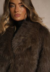 Renee - Brązowa Kurtka Futro z Długim Włosiem Zelita. Okazja: na co dzień, na imprezę. Kolor: brązowy. Materiał: futro. Długość: długie. Styl: casual, elegancki #2