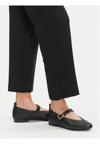 Clarks Półbuty Fawna Jane 26181229 Czarny. Kolor: czarny. Materiał: skóra