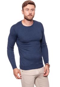 Wrangler - MĘSKI SWETER WRANGLER CREW KNIT NAVY W85672P35. Wzór: jednolity. Styl: klasyczny