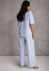 Renee - Jasnoniebieski Komplet Garniturowy Marynarka z Krótkim Rękawem i Spodnie Wide Leg Coramara. Kolor: niebieski. Wzór: aplikacja #2