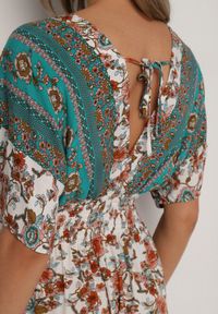 Born2be - Zielona Wiskozowa Sukienka w Kwiatowy Wzór z Wiązaniem z Tyłu Laturea. Okazja: na randkę, na co dzień. Typ kołnierza: dekolt w serek. Kolor: zielony. Materiał: wiskoza. Wzór: kwiaty. Typ sukienki: rozkloszowane, proste. Styl: casual #6