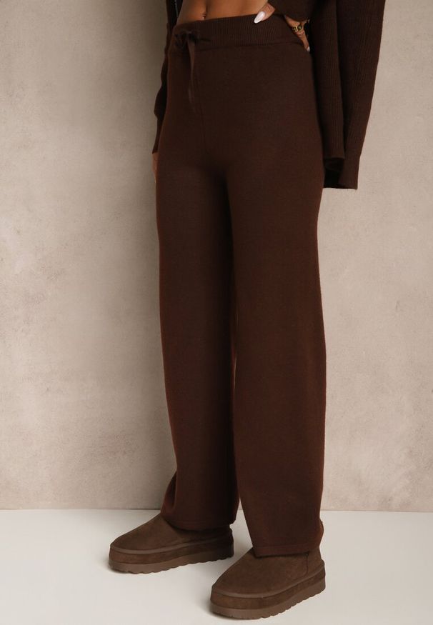 Renee - Brązowy Dzianinowy Komplet Dresowy z Wełną Bluza z Kapturem i Spodnie Essana. Kolor: brązowy. Materiał: wełna, dresówka, dzianina