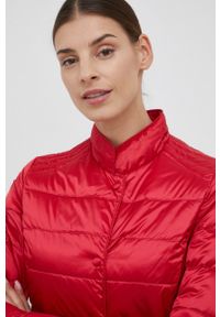 Refrigiwear - RefrigiWear kurtka puchowa damska kolor czerwony przejściowa. Kolor: czerwony. Materiał: puch. Wzór: gładki