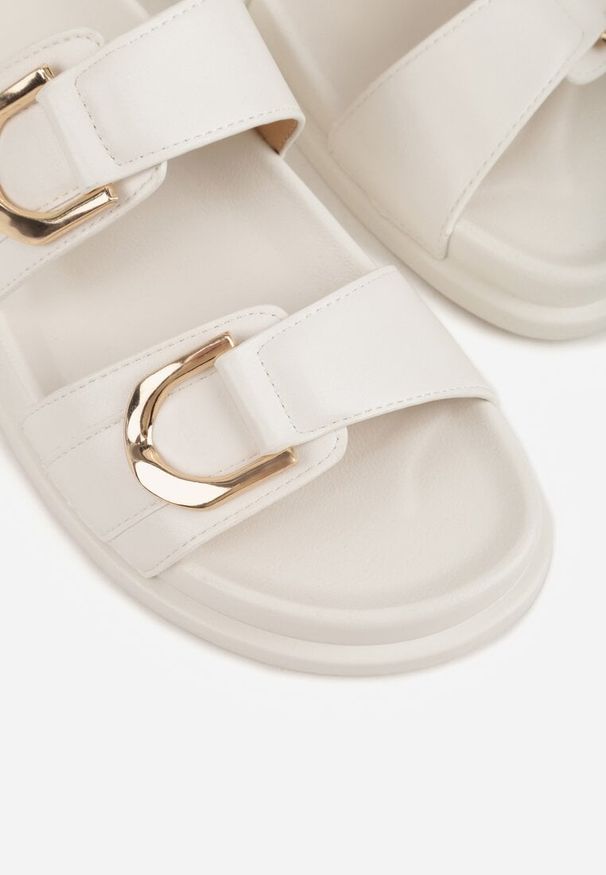 Renee - Białe Klapki z Metalicznymi Klamrami Eudare. Kolor: biały. Sezon: lato. Styl: elegancki