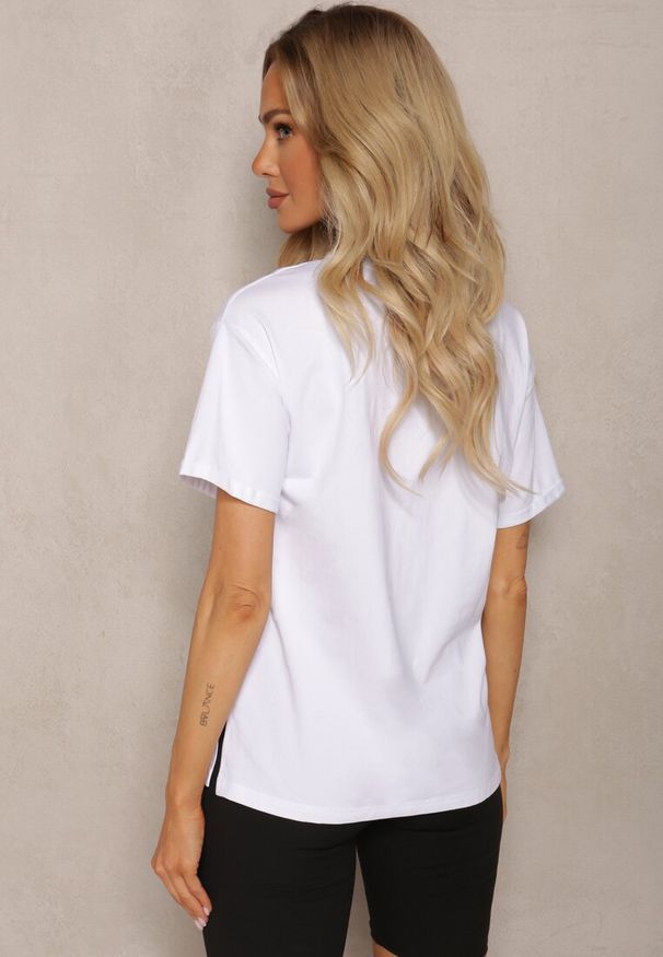 Renee - Biały T-shirt z Bawełny Ozdobiony Nadrukiem na Przodzie Katrielle. Okazja: na co dzień. Kolor: biały. Materiał: bawełna. Wzór: aplikacja, nadruk. Styl: casual