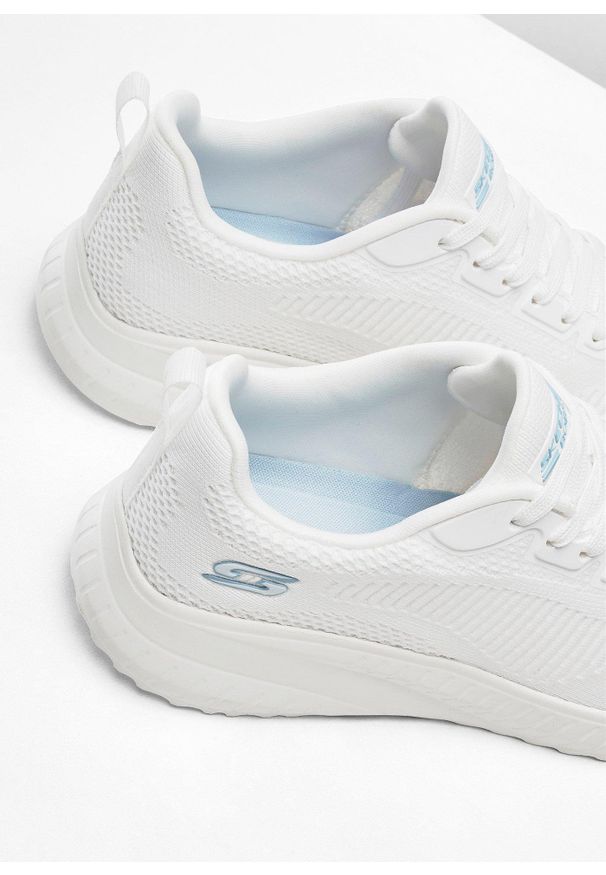 bonprix - Sneakersy Skechers z pianką memory. Kolor: biały