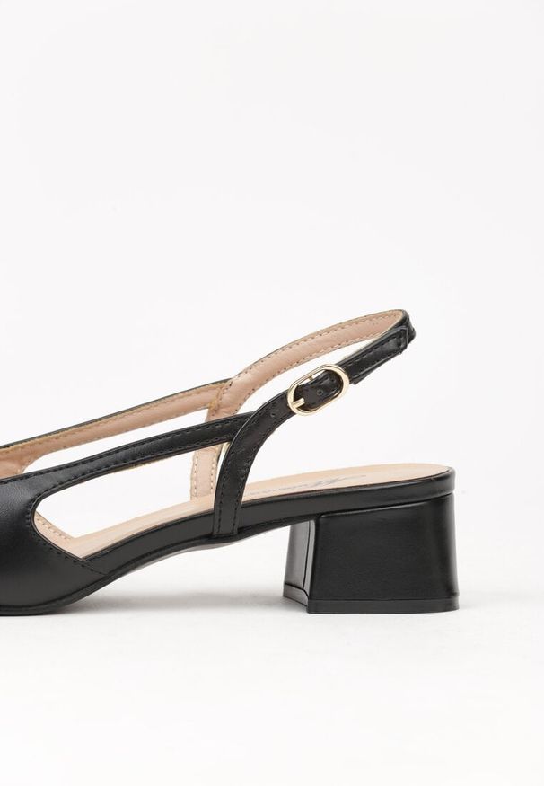 Born2be - Czarne Eleganckie Sandały na Klockowym Obcasie z Lakierowanym Noskiem Brizthine. Okazja: do pracy, na co dzień, na spotkanie biznesowe. Zapięcie: pasek. Kolor: czarny. Materiał: lakier. Obcas: na obcasie. Styl: elegancki. Wysokość obcasa: średni