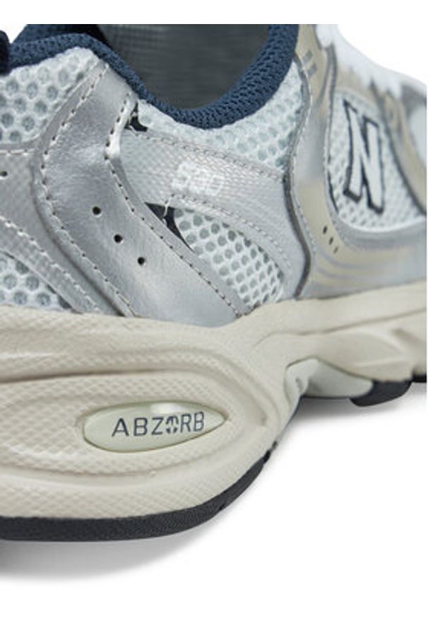 New Balance Sneakersy GR530KA Srebrny. Kolor: srebrny. Materiał: materiał