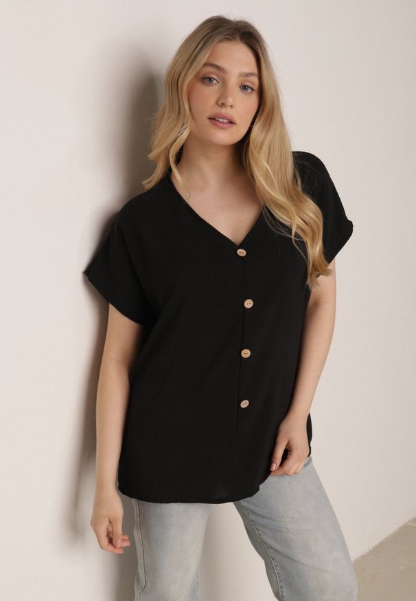 Born2be - Czarna Bluzka z Bawełną o Nietoperzowym Kroju z Guzikami Mistwin. Okazja: do pracy, na co dzień. Kolor: czarny. Materiał: bawełna. Styl: klasyczny, casual