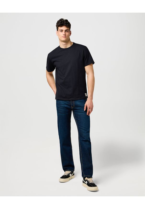 Męskie Spodnie Jeansowe Wrangler Regular Fit Blackened Indigo 112352956. Okazja: na co dzień. Styl: klasyczny, casual