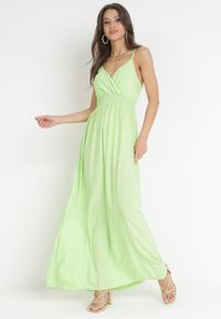 Born2be - Jasnozielona Sukienka Cadole. Kolor: zielony. Materiał: bawełna. Długość rękawa: na ramiączkach. Typ sukienki: kopertowe. Styl: wakacyjny. Długość: maxi #5