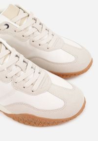 Born2be - Beżowe Buty Sportowe Sneakersy z Ozdobnymi Naszyciami Aerylia. Kolor: beżowy. Materiał: jeans. Wzór: aplikacja #6