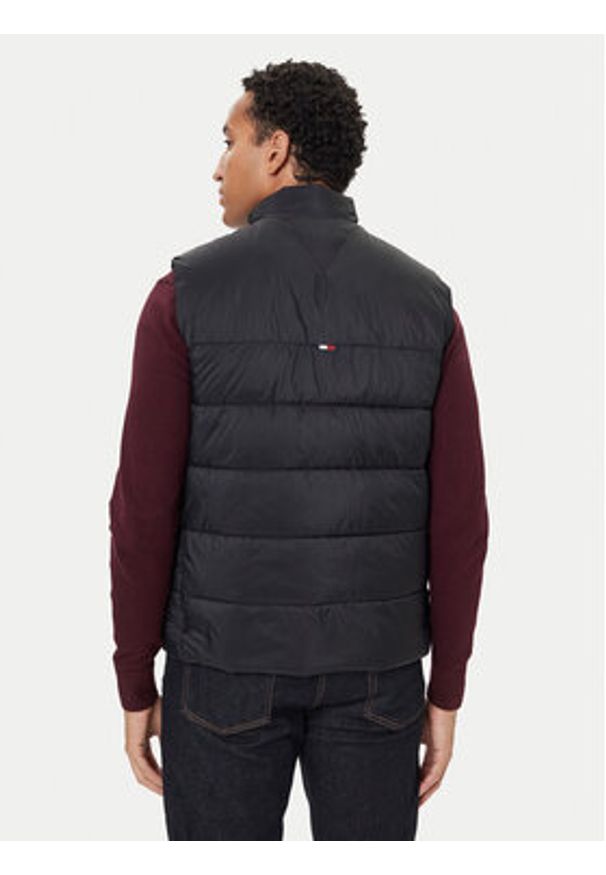 TOMMY HILFIGER - Tommy Hilfiger Kamizelka MW0MW41981 Czarny Regular Fit. Kolor: czarny. Materiał: syntetyk