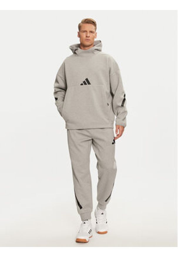 Adidas - adidas Bluza Z.N.E. JE3070 Szary Loose Fit. Kolor: szary. Materiał: bawełna