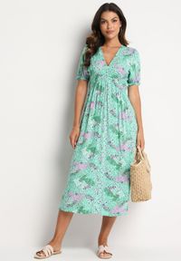 Born2be - Zielona Sukienka Midi z Głębokim Dekoltem i Gumką w Pasie z Wiskozy Arevik. Kolor: zielony. Materiał: wiskoza. Długość: midi #3