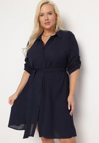 Born2be - Granatowa Rozkloszowana Mini Sukienka Zapinana na Guziki z Materiałowym Paskiem Vleco. Kolor: niebieski. Materiał: materiał. Długość: mini #5