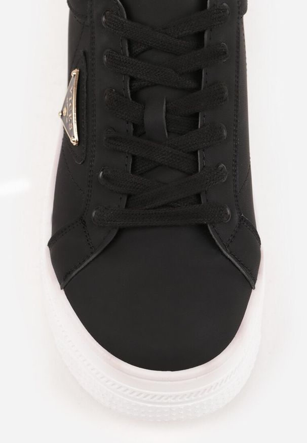 Renee - Czarne Chunky Sneakersy VICES na Platformie z Ozdobą w Kształcie Gwiazdki Anatale. Okazja: na co dzień. Kolor: czarny. Wzór: aplikacja. Obcas: na platformie
