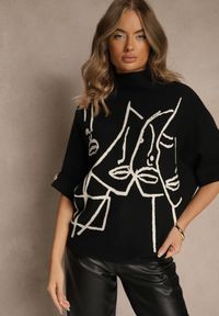 Renee - Czarny Golf o Pudełkowym Kroju z Krótkim Rękawem Zdobiony Grafiką Uninasea. Okazja: na co dzień. Typ kołnierza: golf. Kolor: czarny. Materiał: jeans, satyna. Długość rękawa: krótki rękaw. Długość: krótkie. Wzór: aplikacja. Styl: casual