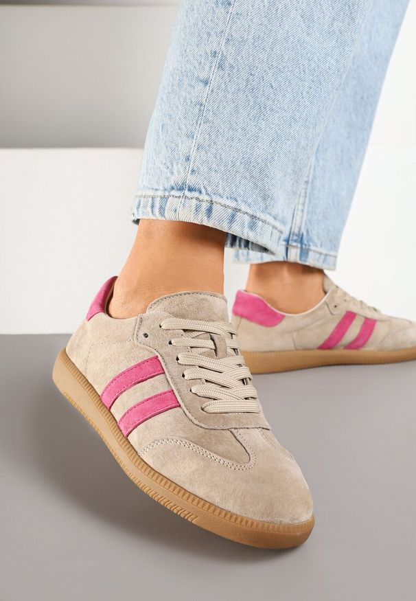 Born2be - Beżowo-Różowe Sneakersy na Płaskiej Podeszwie ze Skórzaną Wkładką i Geometrycznym Wzorem Nelirria. Okazja: na spacer, do pracy. Kolor: beżowy. Materiał: skóra. Wzór: geometria. Obcas: na płaskiej podeszwie. Sport: turystyka piesza
