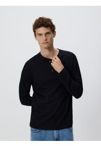 Reserved - Longsleeve regular - czarny. Kolor: czarny. Materiał: bawełna, dzianina. Długość rękawa: długi rękaw