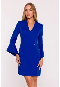 MOE - Elegancka sukienka z szerokimi mankietami dekolt V chabrowa. Okazja: na spotkanie biznesowe, do pracy, na co dzień. Typ kołnierza: dekolt w kształcie V. Kolor: czerwony, brązowy, niebieski. Materiał: tkanina. Wzór: gładki. Typ sukienki: proste, dopasowane, trapezowe. Styl: elegancki. Długość: mini #1