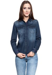 Mustang - KOSZULA JEANSOWA DAMSKA MUSTANG Denim Shirt 1008428 5000 687. Kolor: niebieski. Materiał: denim, jeans