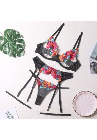 Intica - Komplet bielizny z kwiatowym haftem na specjalne okazje Banu. Kolor: wielokolorowy. Materiał: materiał. Wzór: kwiaty, haft