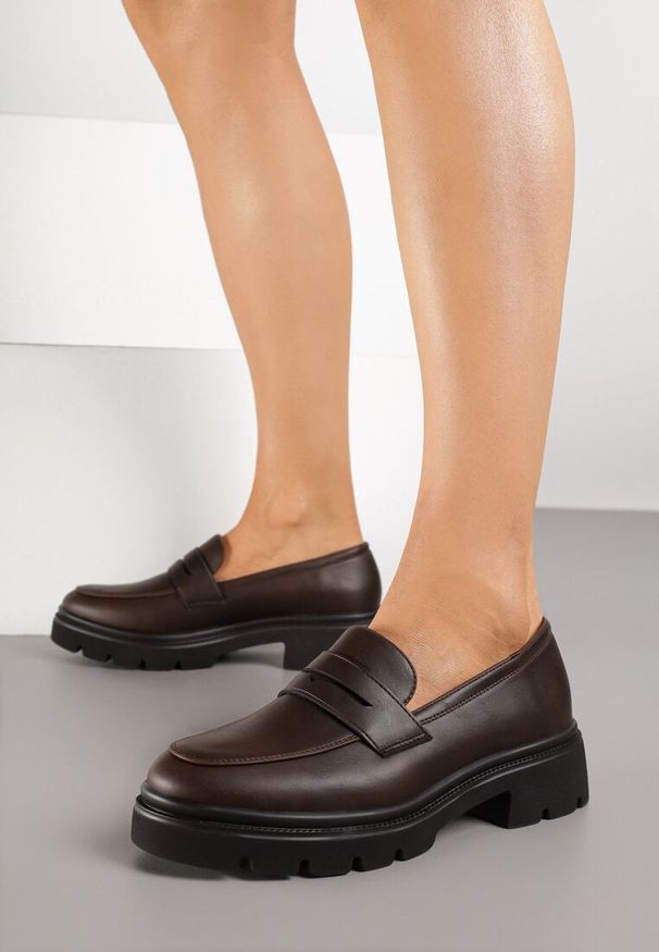 Born2be - Brązowe Mokasyny na Grubej Tłoczonej Podeszwie Rafane. Okazja: na co dzień. Kolor: brązowy. Materiał: jeans. Styl: casual, elegancki